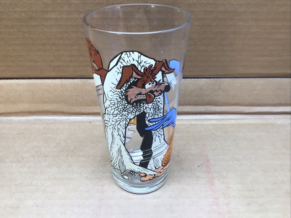 Vtg 1976 Pepsi Action Series Glass Road Runner Wile E Coyote Beep Beep 16oz